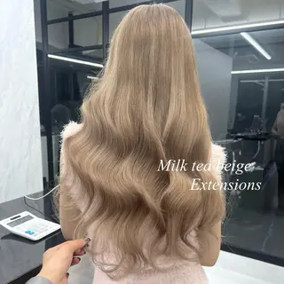 ロング カラー シールエクステ特化 ハイトーン、NANAのヘアスタイル