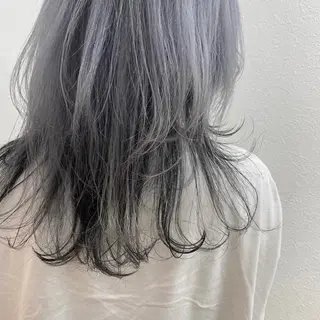 カラー MANAMI 🥀ウルフカットのヘアスタイル