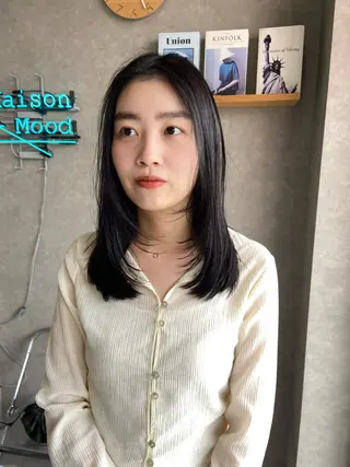 ミディアム 山岸 未玖のヘアスタイル