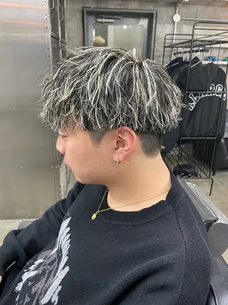ショート カラー パーマ ヘアアレンジ メンズ 亀井隆汰/メンズ専門 パーマ/フェード可のヘアスタイル