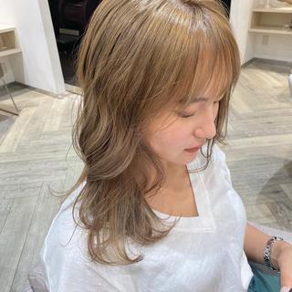 ミディアム TRENTE MILLEのヘアスタイル