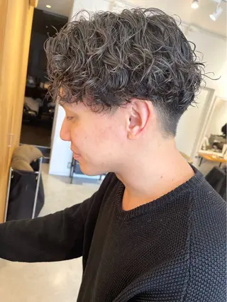 ショート 山室 右京のヘアスタイル