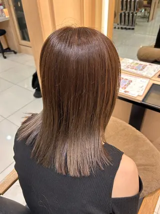 ミディアム カラー ゆめ ベージュカラーのヘアスタイル