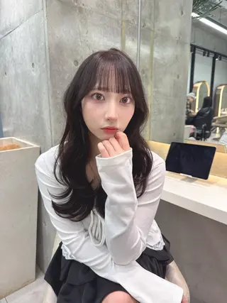 ロング カラー shion 透明感カラーのヘアスタイル