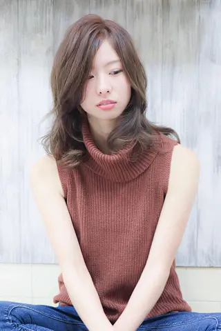 セミロング 鈴木 悠のヘアスタイル