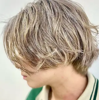 カラー HBLディプロマ所有 AZUSAのヘアスタイル
