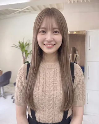 ロング カラー 桃木 杏奈のヘアスタイル