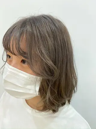 ショート カラー かえ🩶韓国ボブ🎀 透明感カラー🥣のヘアスタイル