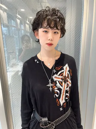 ショート パーマ ウルフカット/吉村 桃子のヘアスタイル