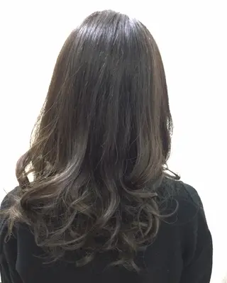 ミディアム カラー shi hoのヘアスタイル