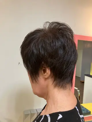 ショート カラー 横田  尚登のヘアスタイル
