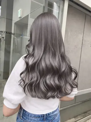 ロング シルバーグレージュ ハイトーン/あすまのヘアスタイル