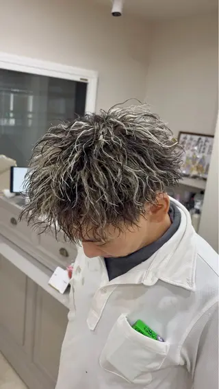ショート カラー パーマ メンズ 年間指名数1000↑ 🔥メンズ特化/武蔵のヘアスタイル