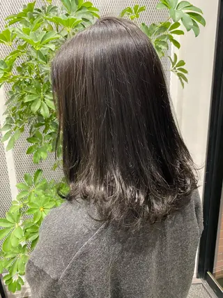 ミディアム トップスタイリスト/ アユミのヘアスタイル
