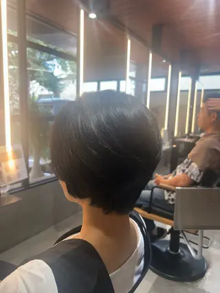 ショート カラー 艶カラー/ベージュ/ ショート/安岡哲兵のヘアスタイル