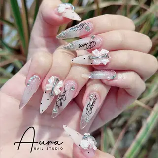 ネイル Aura Nail Studioのネイルデザイン