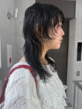 ミディアム 薄暮 マツイ　レンのヘアスタイル
