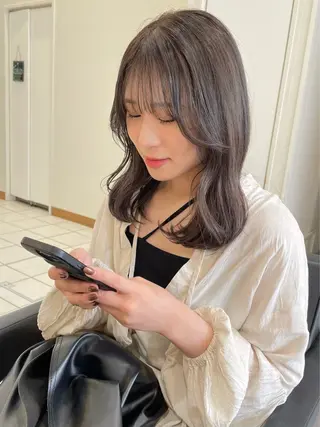 セミロング カラー 似合わせヘア🤎透明 感カラー🤎MIKAのヘアスタイル
