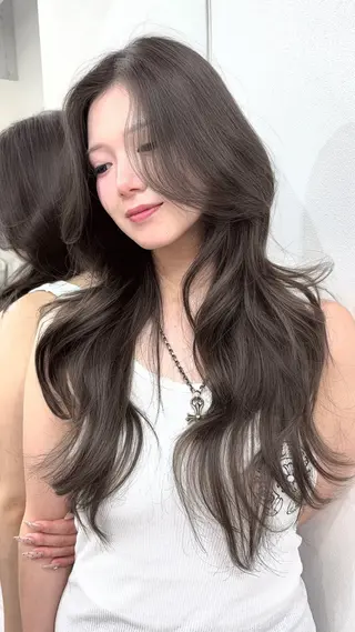 ロング vivie Madokaのヘアスタイル