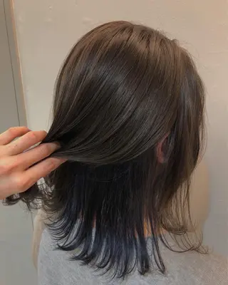 ミディアム カラー 比嘉 千咲のヘアスタイル