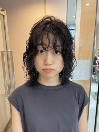 ミディアム パーマ 江藤貴基 レイヤー カット【駅徒歩⑥歩】のヘアスタイル