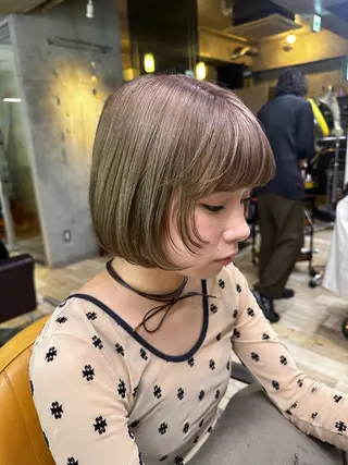 ミディアム カラー シールエクステ/ ブリーチカラーのヘアスタイル