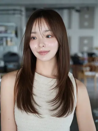 セミロング カラー まとまるレイヤー カット/透明感カラーのヘアスタイル