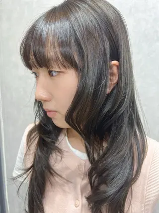 セミロング カラー YUI ハイトーンカラーのヘアスタイル