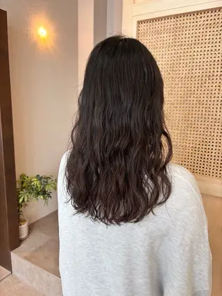 ロング パーマ 八木 瑠奈のヘアスタイル