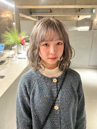 ミディアム カラー 宮川 日菜子のヘアスタイル