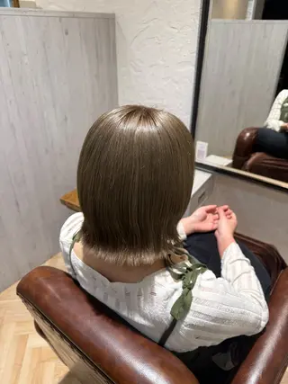 カラー 高橋 聖愛のヘアスタイル