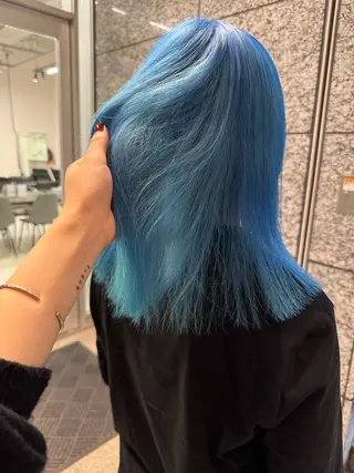 セミロング カラー 🫧ハイトーン✨格安 より質💐マンツーマのヘアスタイル