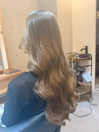 ロング カラー RINA .のヘアスタイル