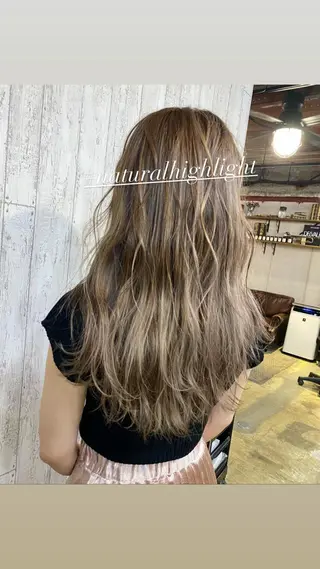 ロング 勝河 怜楊のヘアスタイル