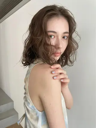 セミロング カラー サトウ ナナのヘアスタイル