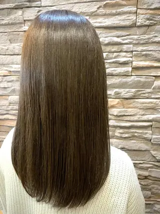 セミロング カラー 佐藤 匠のヘアスタイル