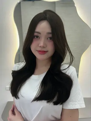 ロング カラー パーマ ヘアアレンジ 🤍韓国風レイヤー/ 艶髪🤍鳥越美羽のヘアスタイル