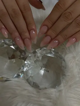 ミディアム Lavia akaneのネイルデザイン