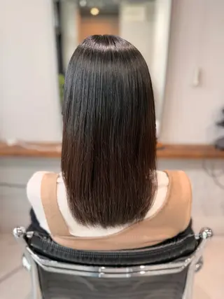 セミロング カラー 手話/耳が聞こえない 🦻🏻/山本しずほのヘアスタイル