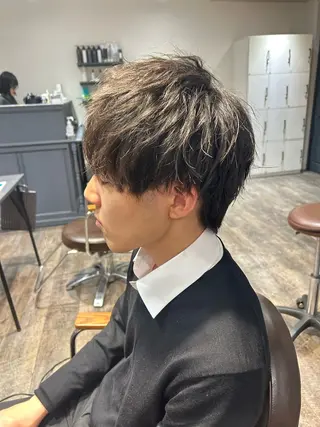 メンズ ラウンドマッシュ/ フェザーショート大阪のヘアスタイル