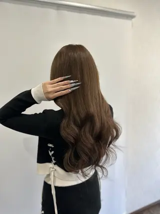 ロング TOMOMI /フロレゾンのヘアスタイル