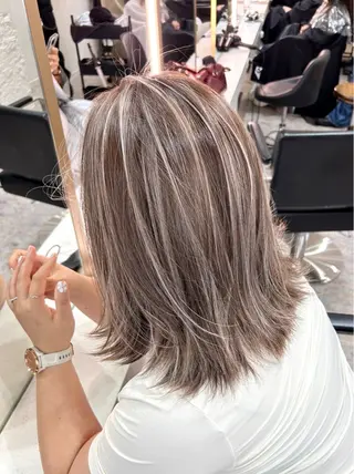 ミディアム カラー ハイライト白髪ぼかし メンズパーマ渋谷のヘアスタイル