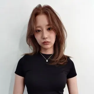 セミロング カラー XENA 表参道店のヘアスタイル