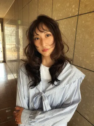 ロング カラー 森安 華楠のヘアスタイル