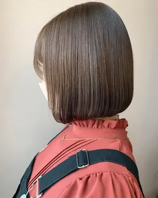 ショート カラー hubhair レイヤー/透明感のヘアスタイル