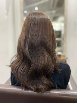 ロング 透明感カラー栄 みゆのヘアスタイル
