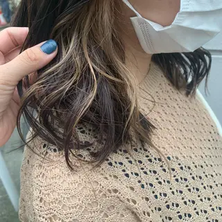 ミディアム カラー ヘアアレンジ サナ🌱 切りっぱなしボブのヘアスタイル
