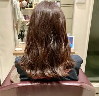 セミロング カラー 松岡 知のヘアスタイル