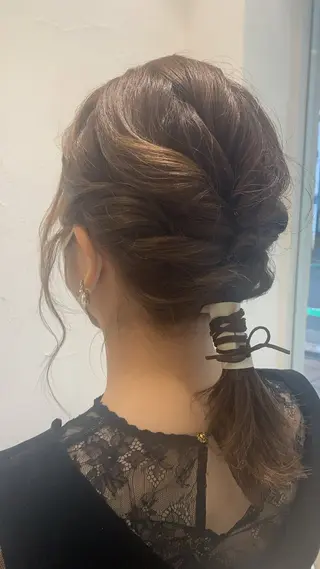 セミロング ヘアアレンジ ミドウチ アヤカのヘアスタイル