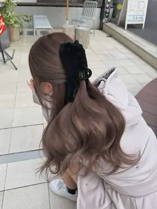 ロング カラー ヘアアレンジ 透け上品ハイトーン 職人ゆうと🤍のヘアスタイル